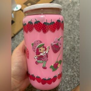 16 oz Strawberry shortcake snowglobe glass cup. Comes with lid and straw.